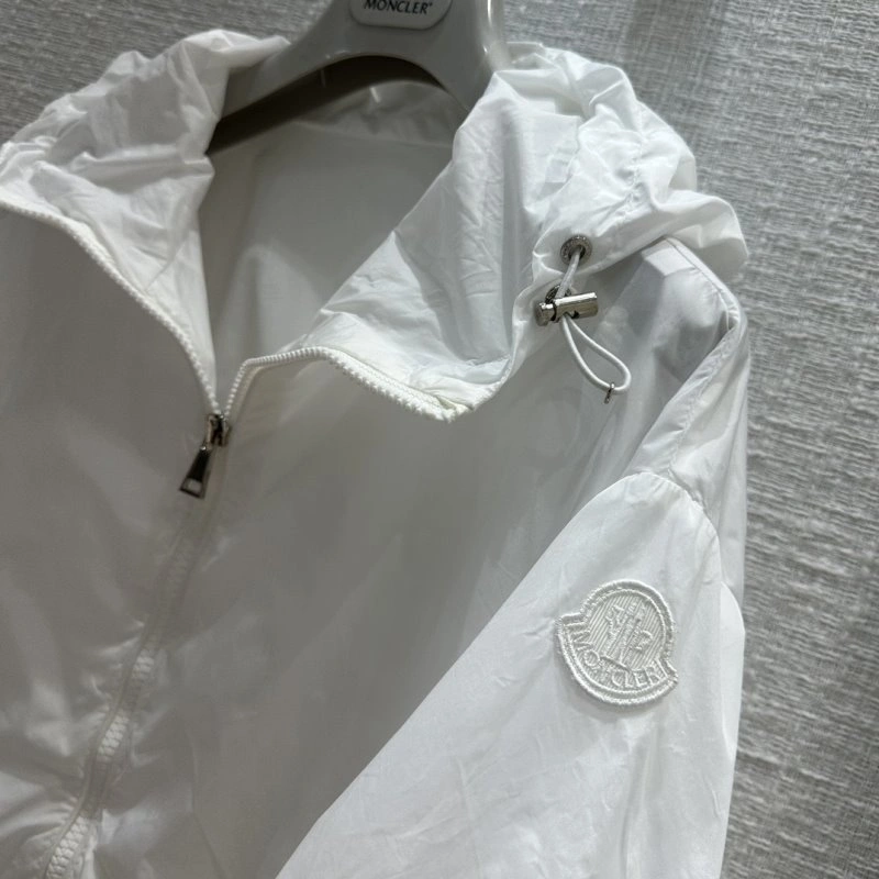 Compact Moncler Outwear 139684