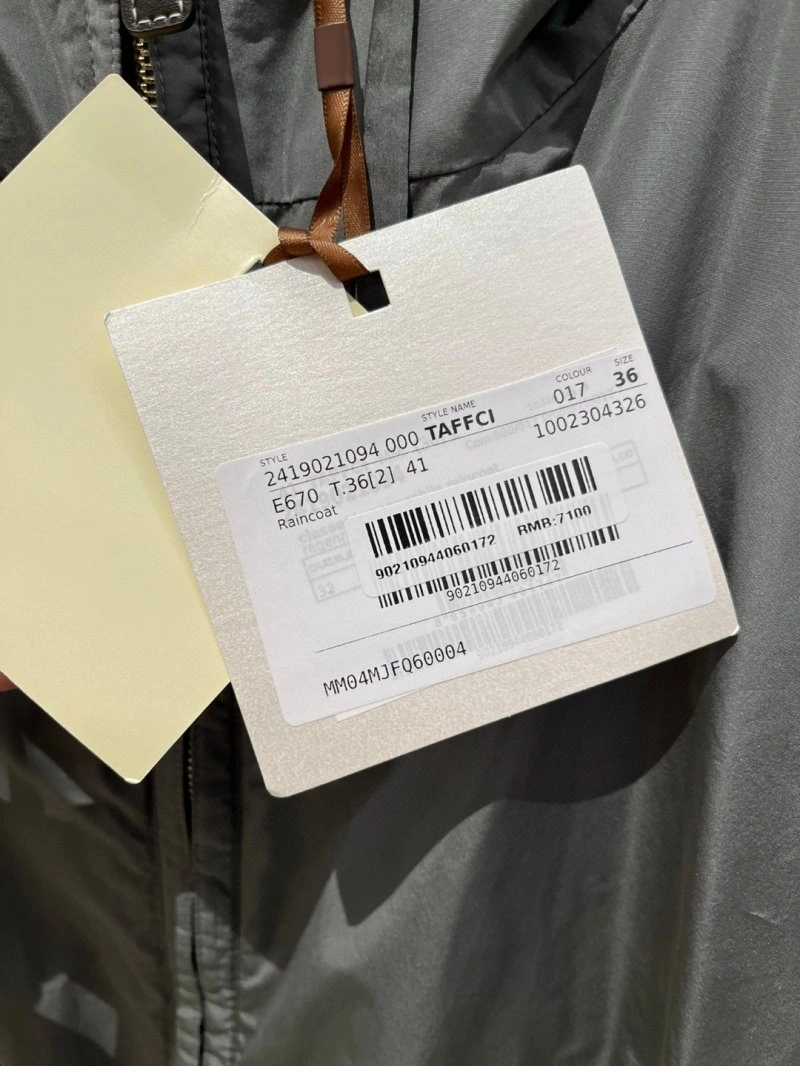 Moncler Outwear Comfortable 139680