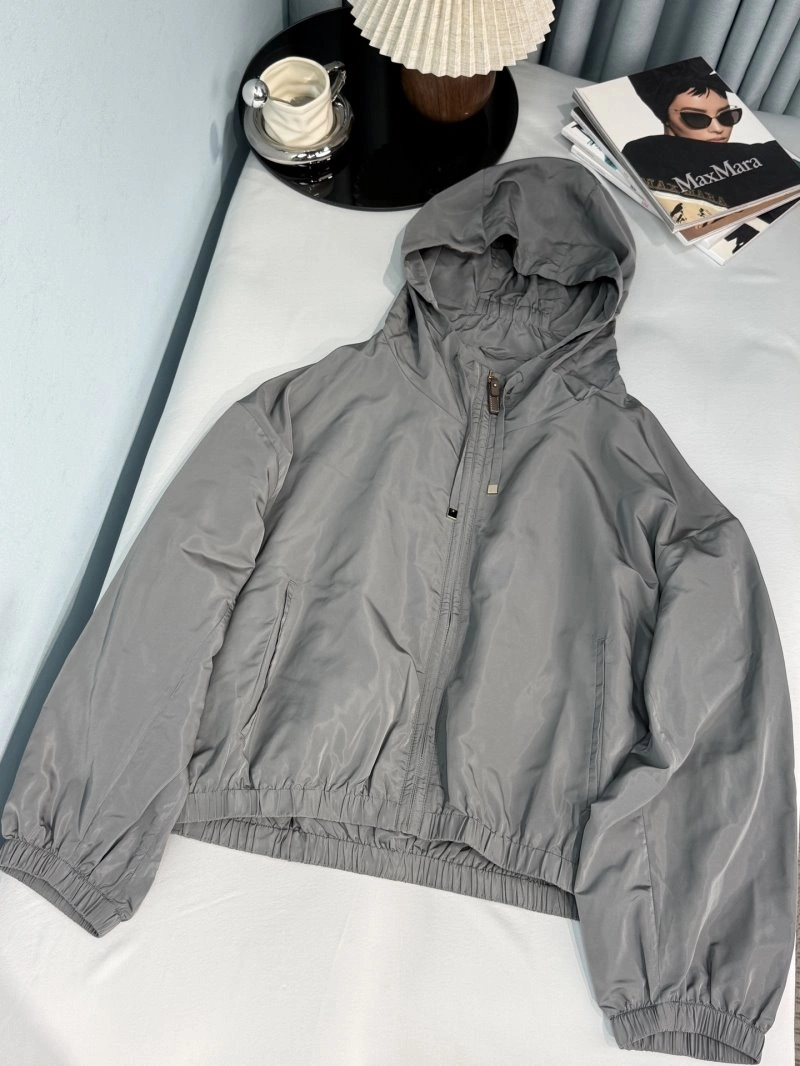 Moncler Outwear Comfortable 139680