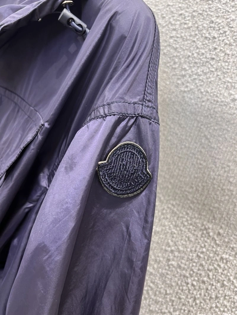 Unisex Moncler Outwear 139789