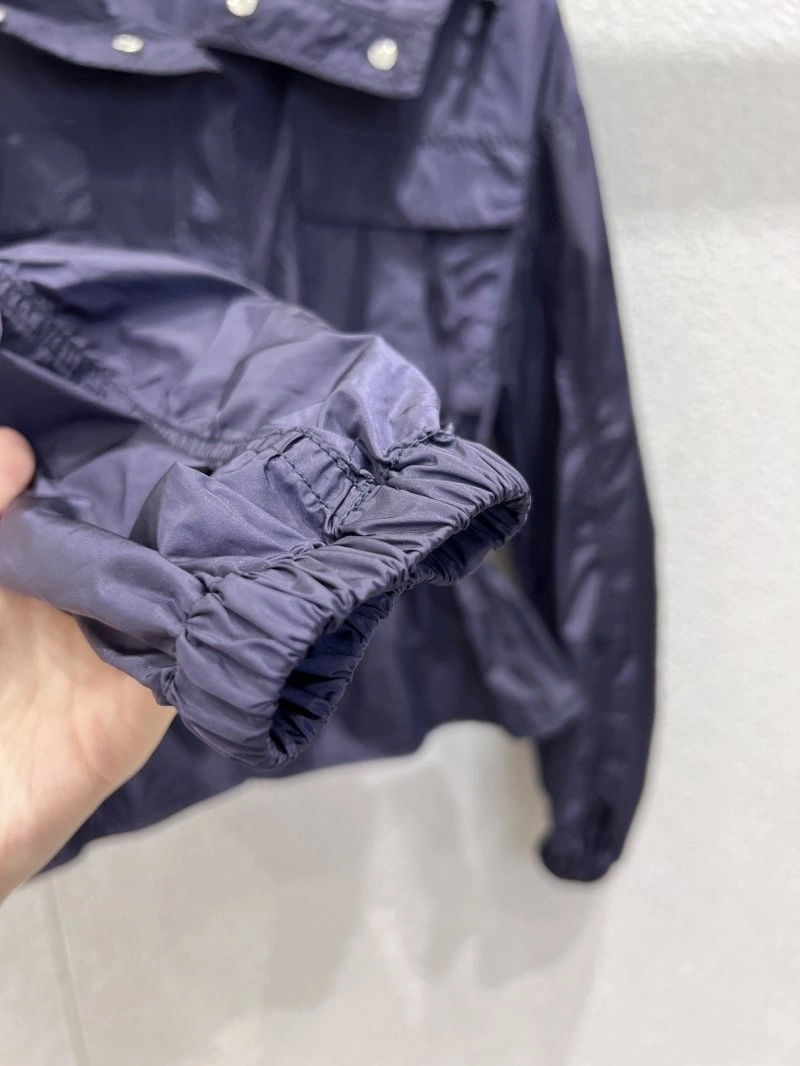 Unisex Moncler Outwear 139789