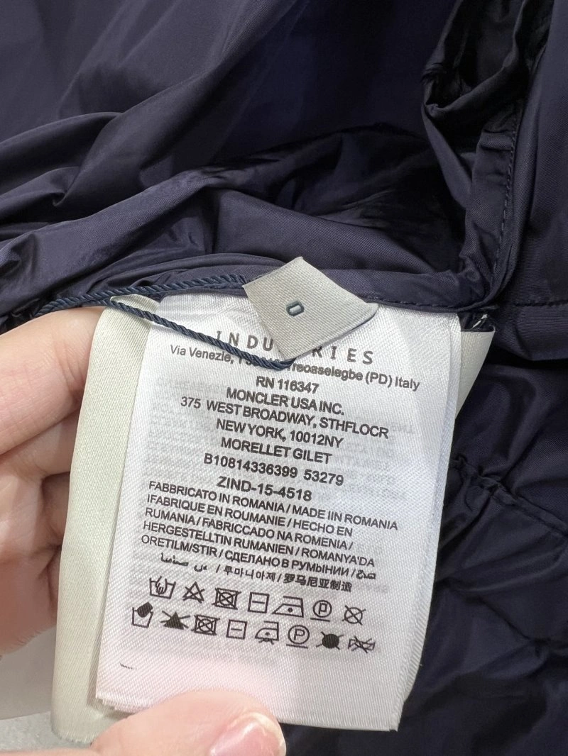 Unisex Moncler Outwear 139789