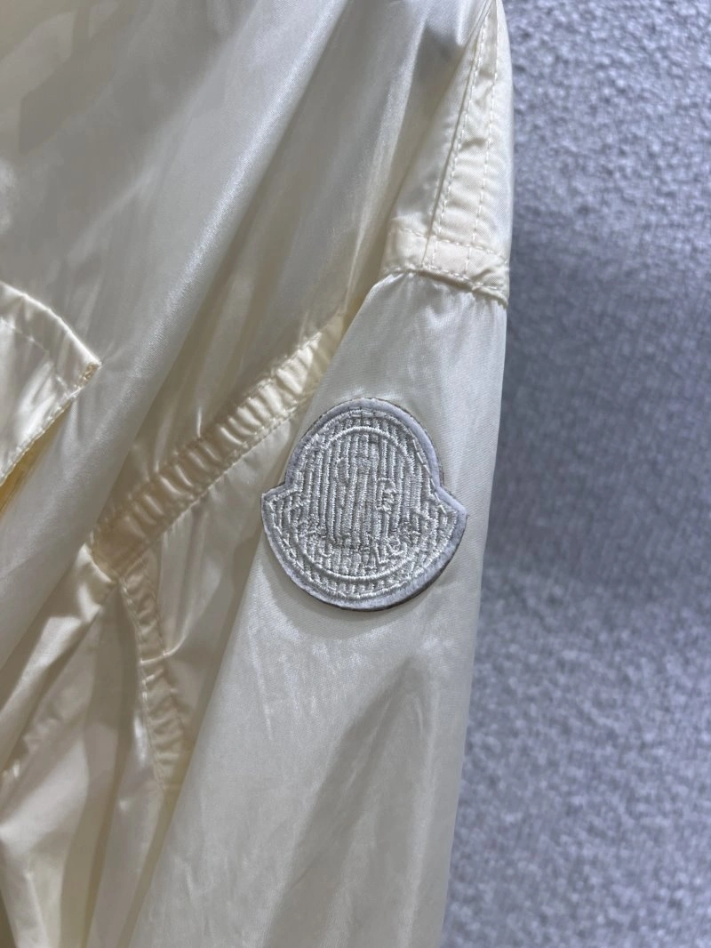 Durable Moncler Outwear 139790