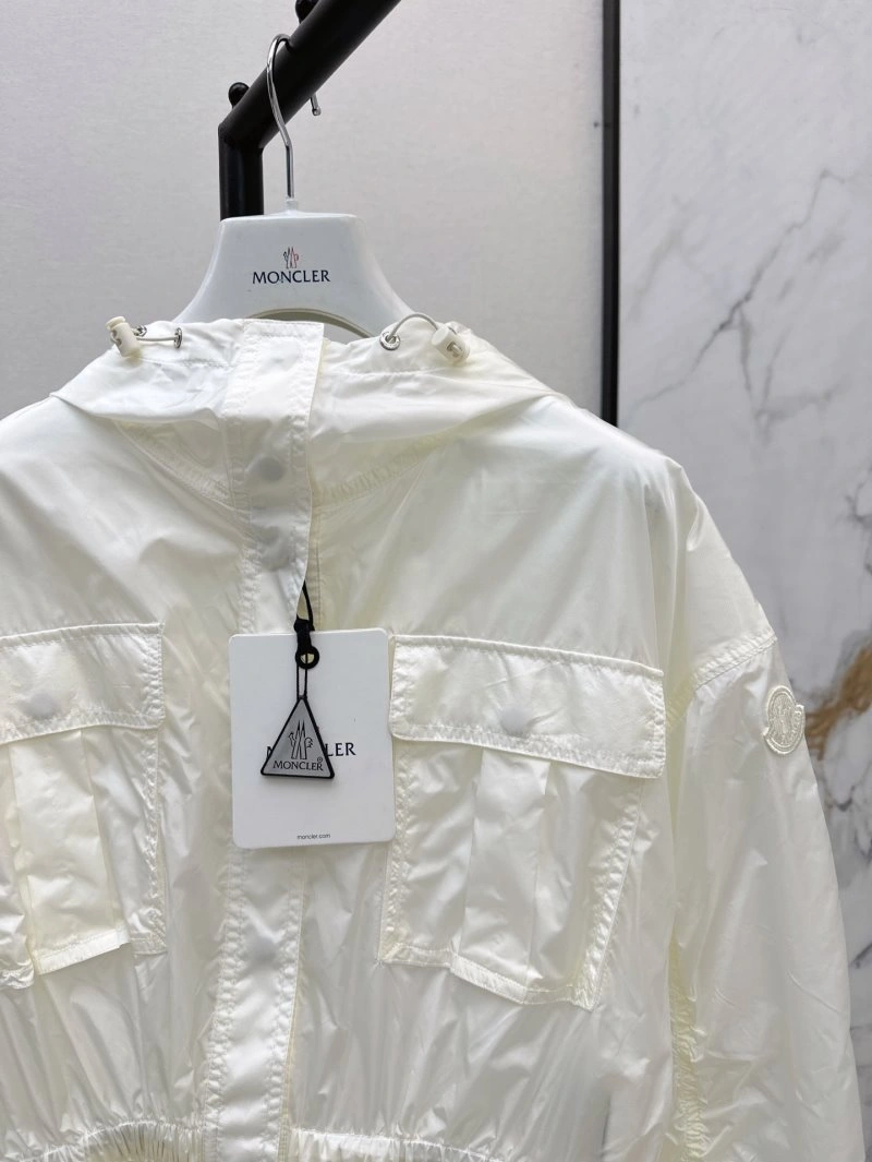 Moncler Outwear Efficient 139628