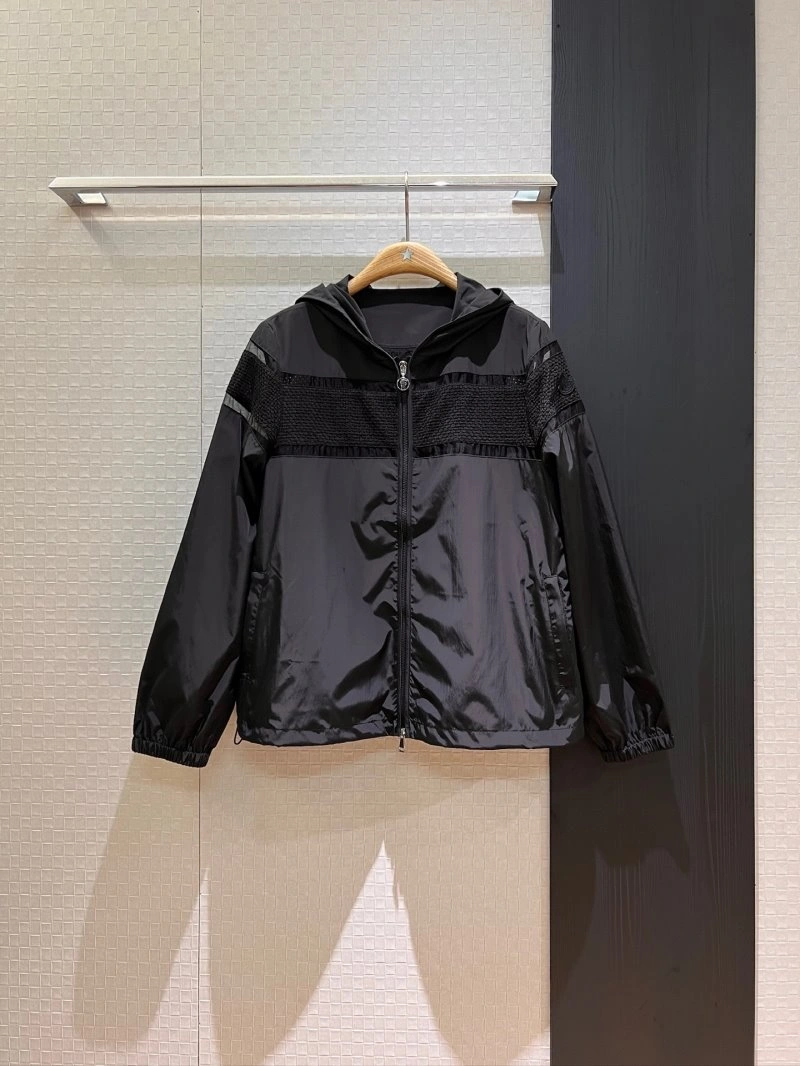 Moncler Outwear Seasonal 139645