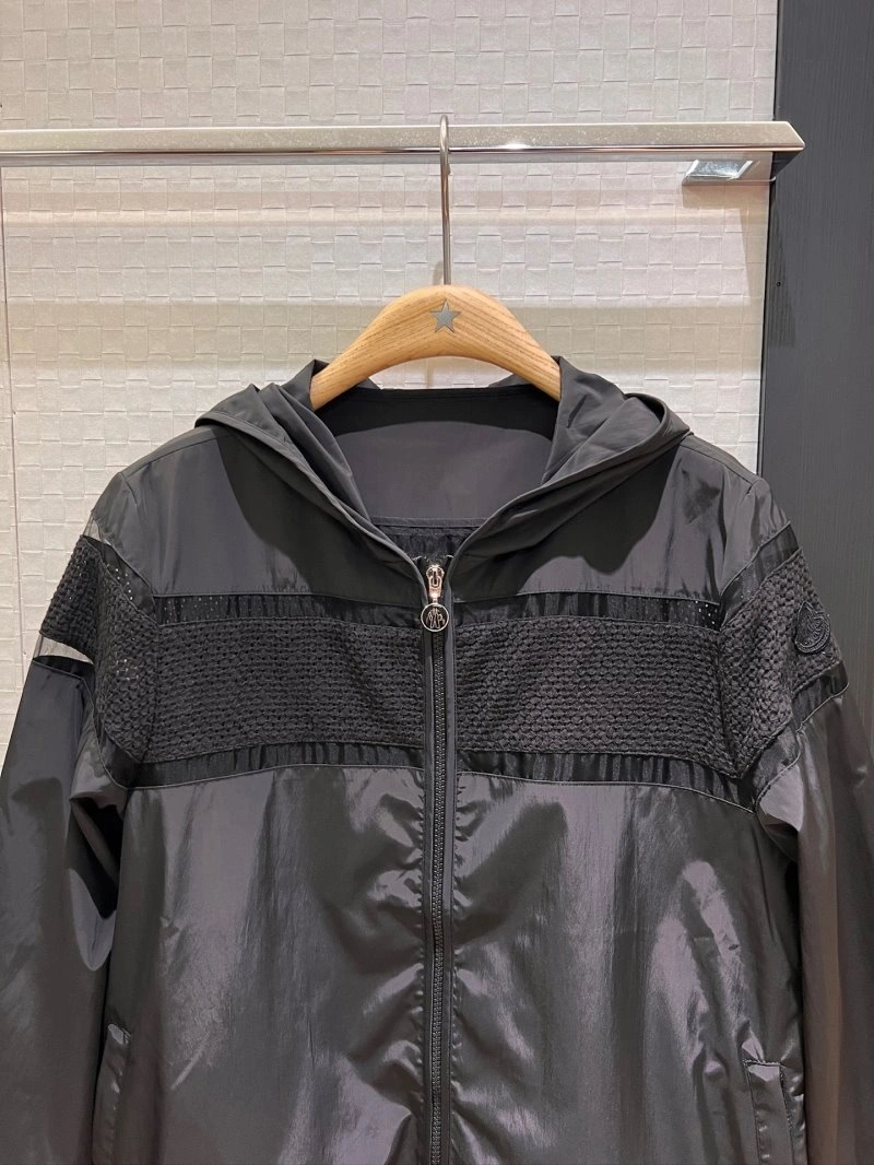 Moncler Outwear Seasonal 139645
