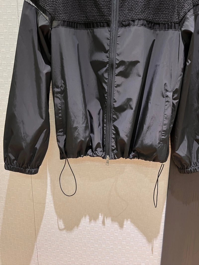 Moncler Outwear Seasonal 139645