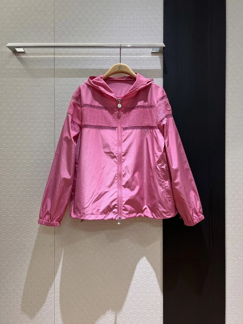 Moncler Outwear Elegant 139616