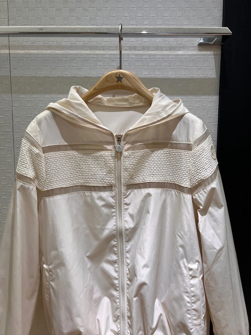 Moncler Outwear WaterResistant 139615