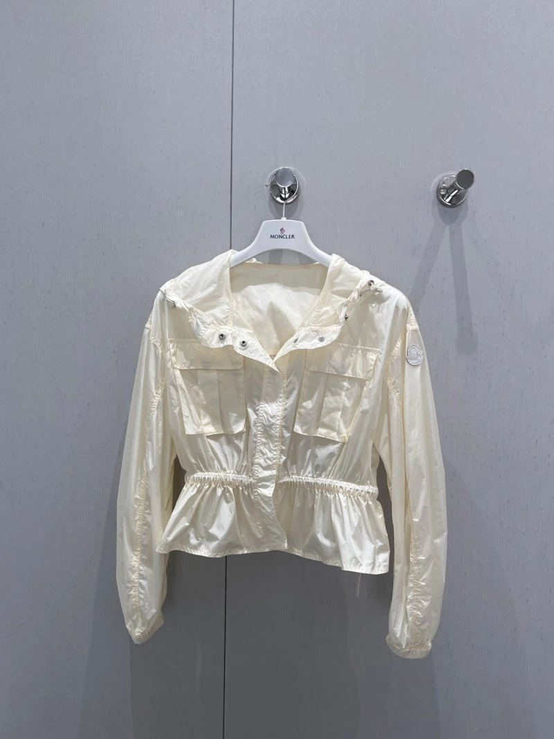Moncler Outwear Breathable 139619