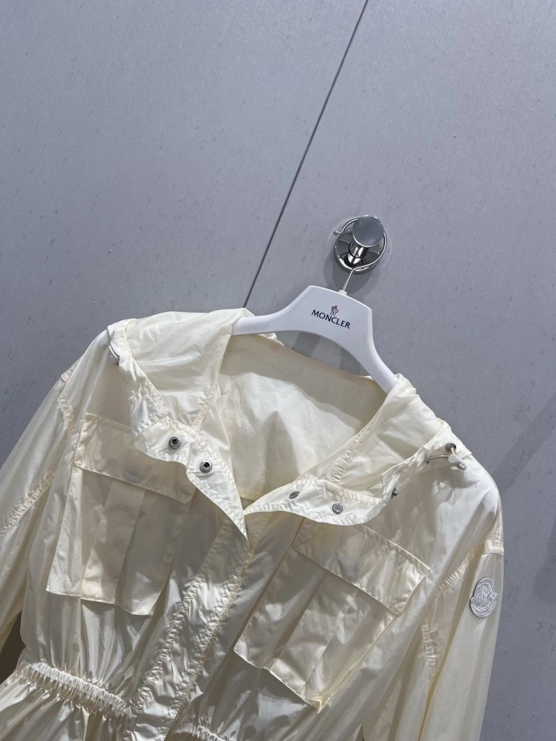 Moncler Outwear Breathable 139619