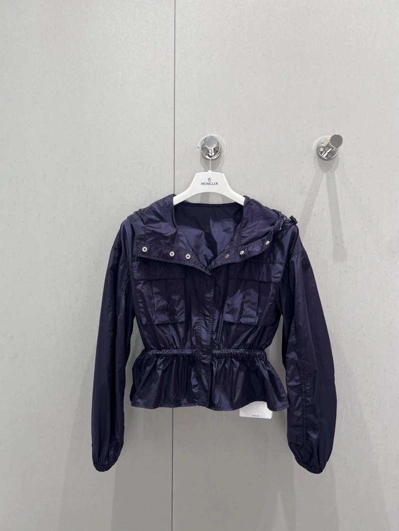 Seasonal Moncler Outwear 139613