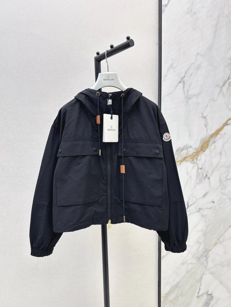 Moncler Outwear OdorResistant 139610