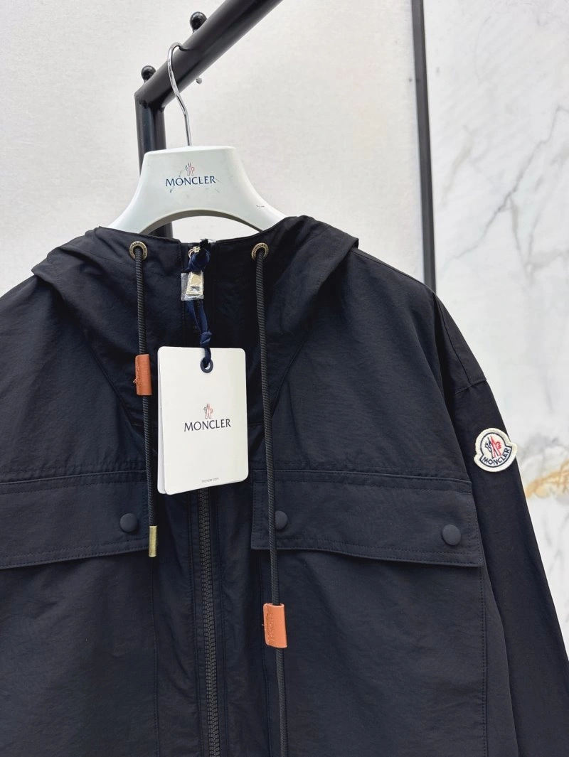 Moncler Outwear OdorResistant 139610