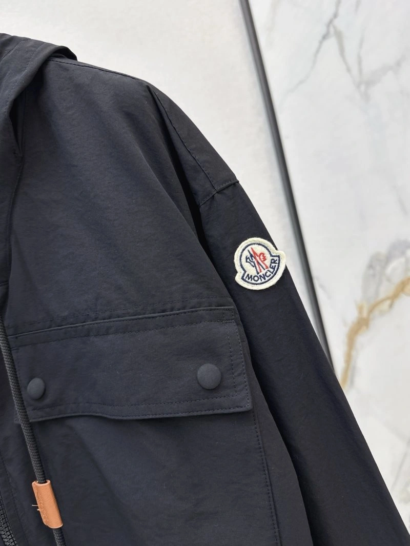 Moncler Outwear OdorResistant 139610