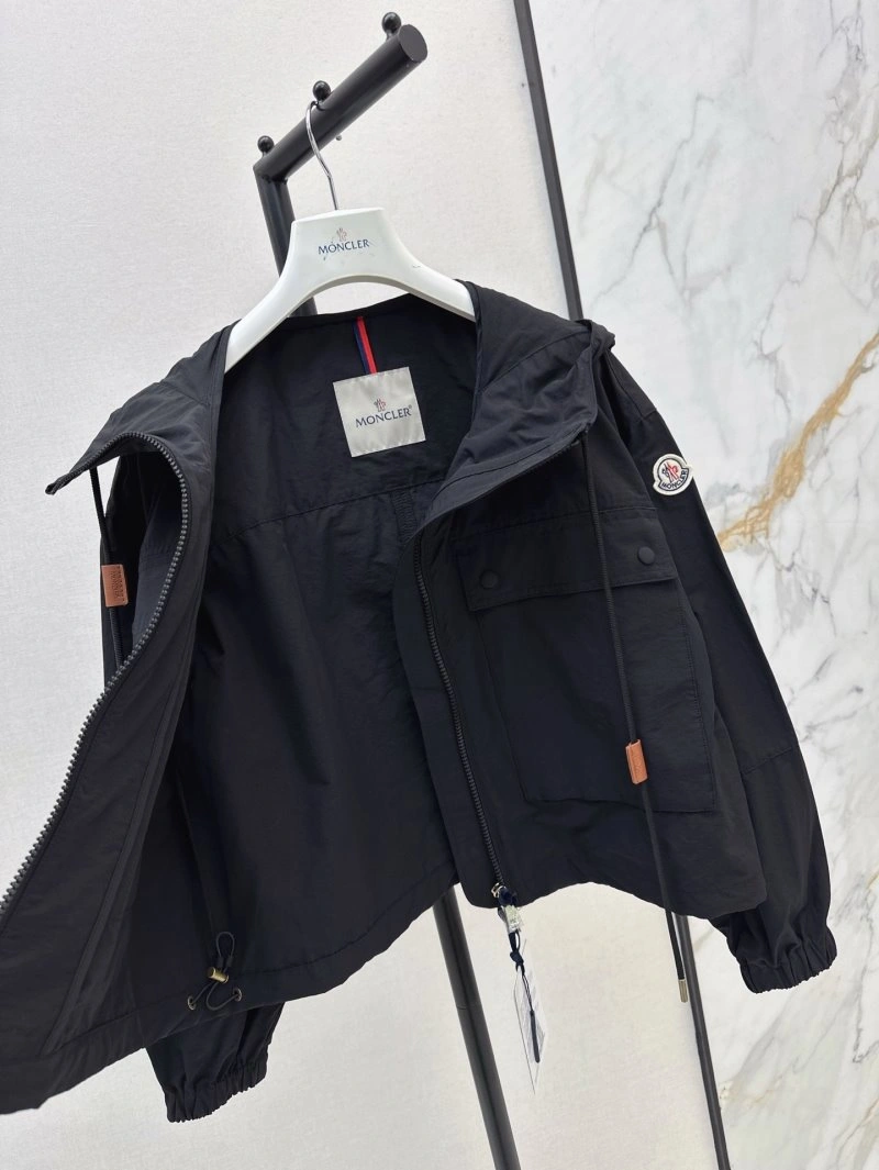 Moncler Outwear OdorResistant 139610