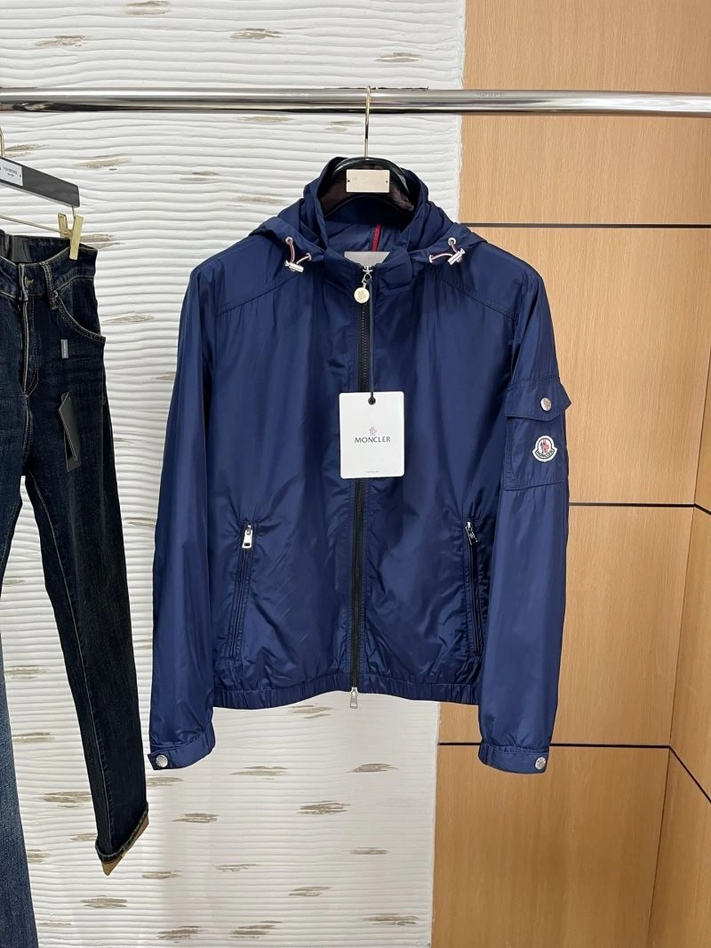 Sustainable Moncler Outwear 141589