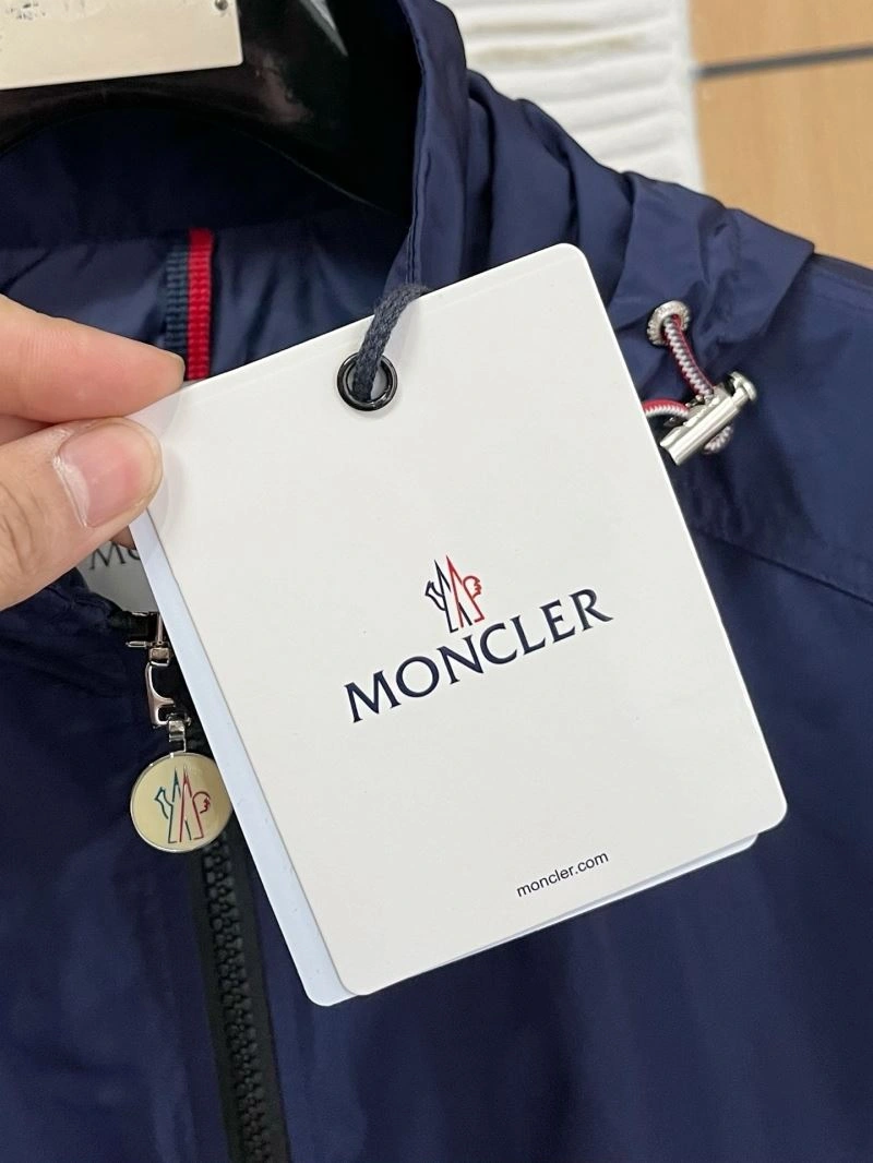 Sustainable Moncler Outwear 141589
