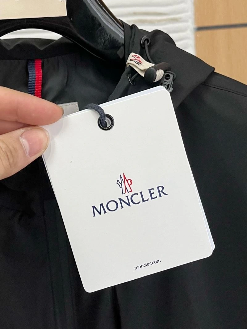 Moncler Outwear NewStyle 141582