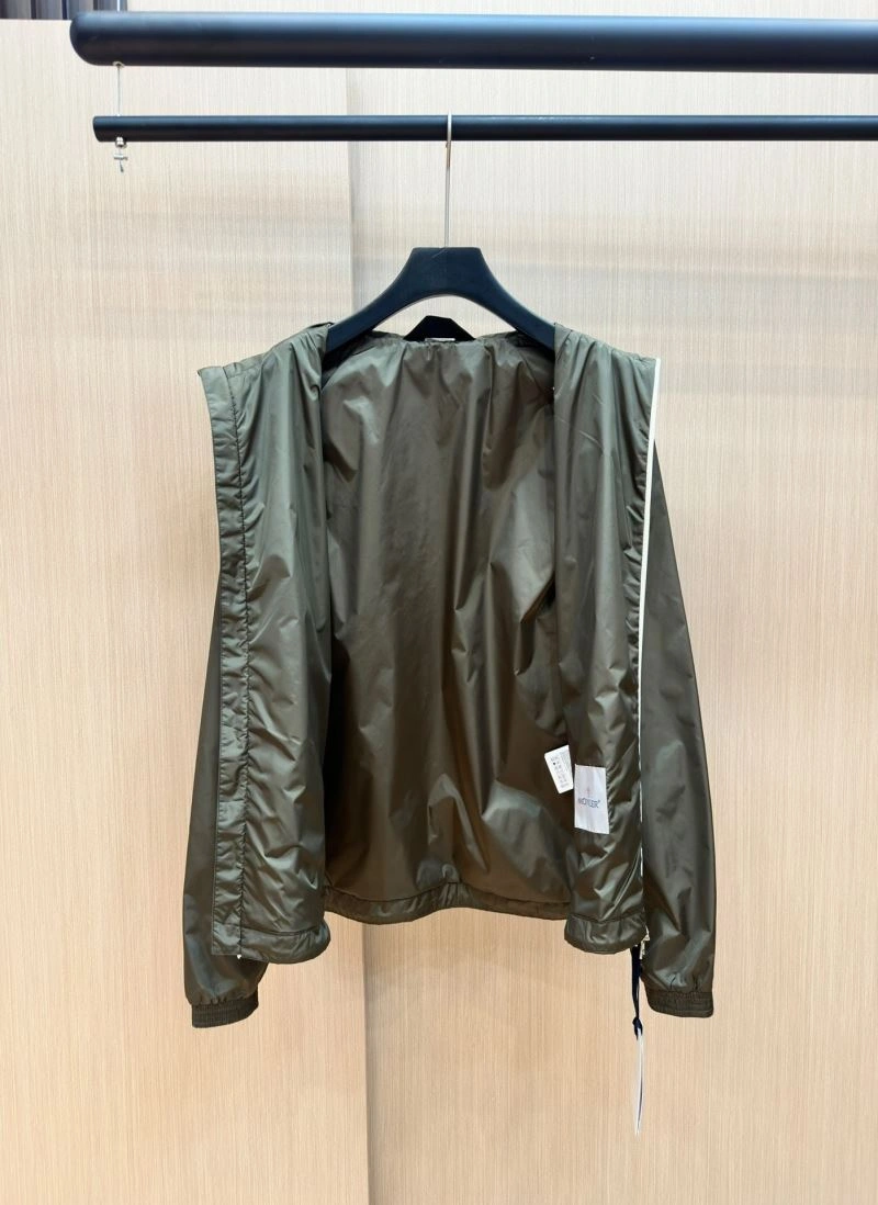 Moncler Outwear Comfortable 141574