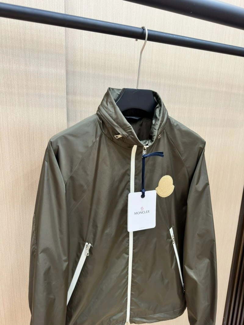 Moncler Outwear Comfortable 141574