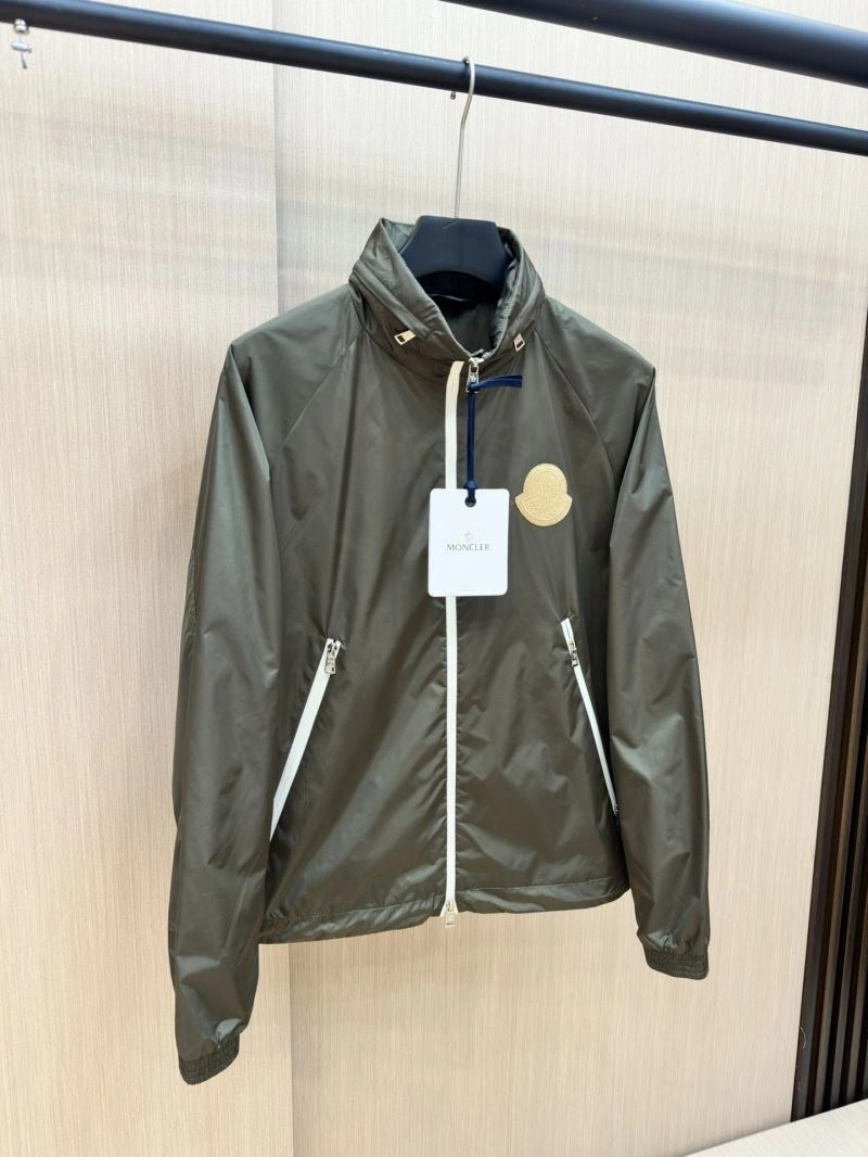 Moncler Outwear Comfortable 141574