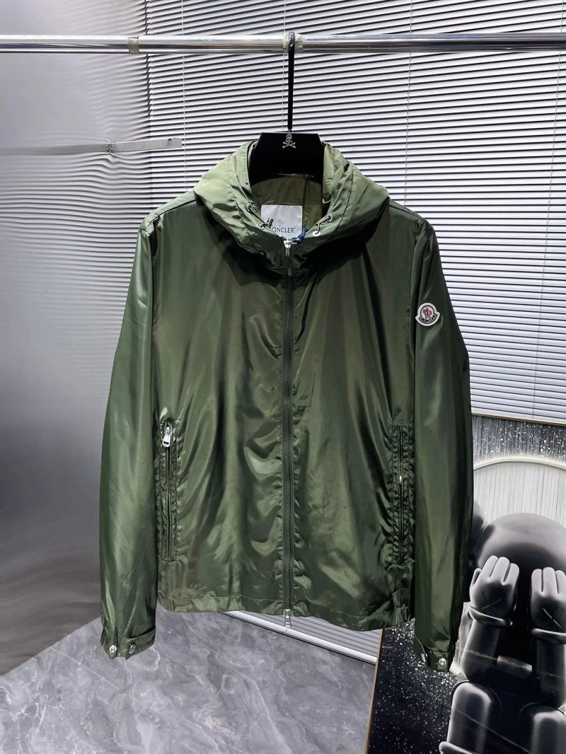 Comfortable Moncler Outwear 141577