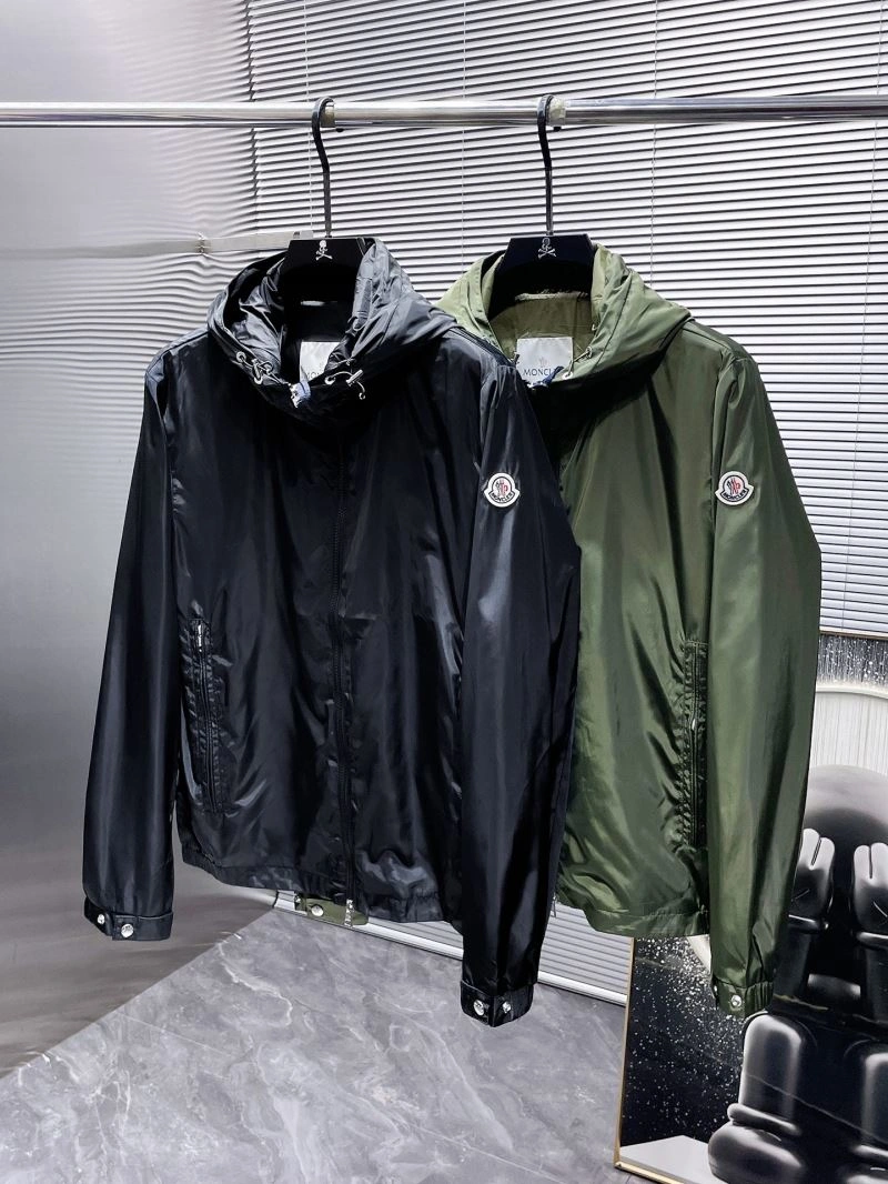 Comfortable Moncler Outwear 141577
