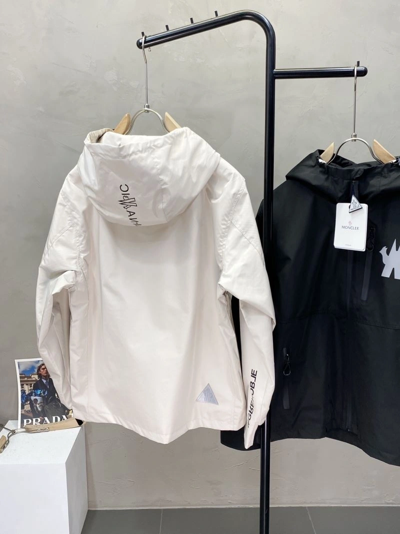 Youthful Moncler Outwear 141581