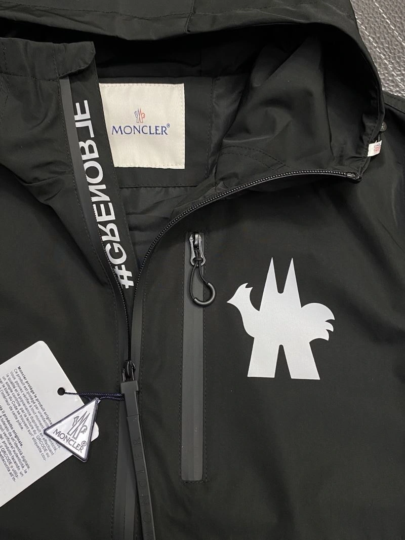 Youthful Moncler Outwear 141581
