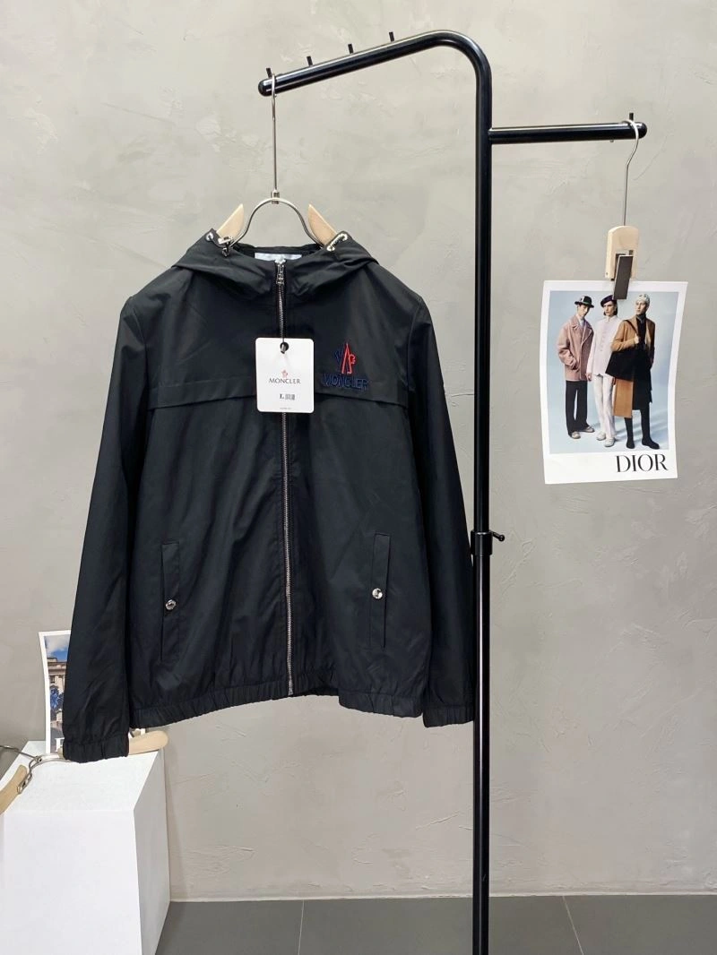 Moncler Outwear Flexible 141578
