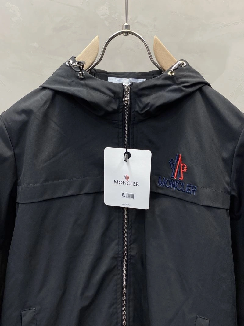 Moncler Outwear Flexible 141578