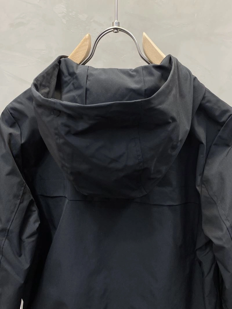 Moncler Outwear Flexible 141578