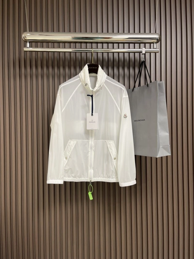 Practical Moncler Outwear 141583
