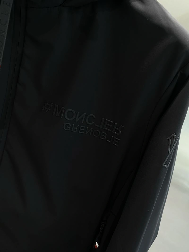 Moncler Outwear Packable 141572