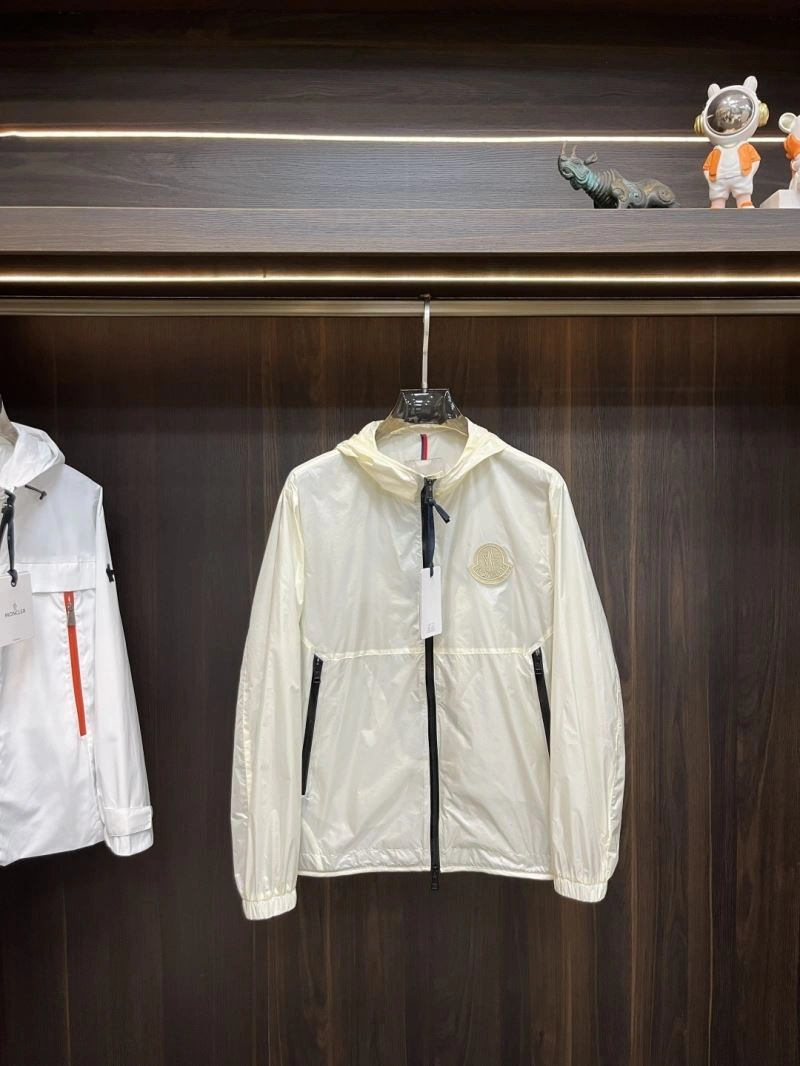 Moncler Outwear EasyCare 141573