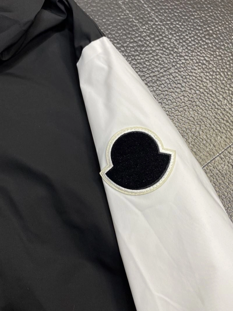 Moncler Outwear OnTrend 141575