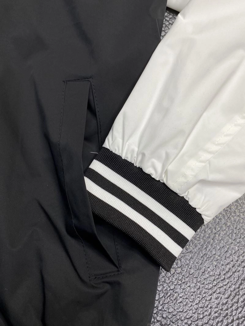 Moncler Outwear OnTrend 141575