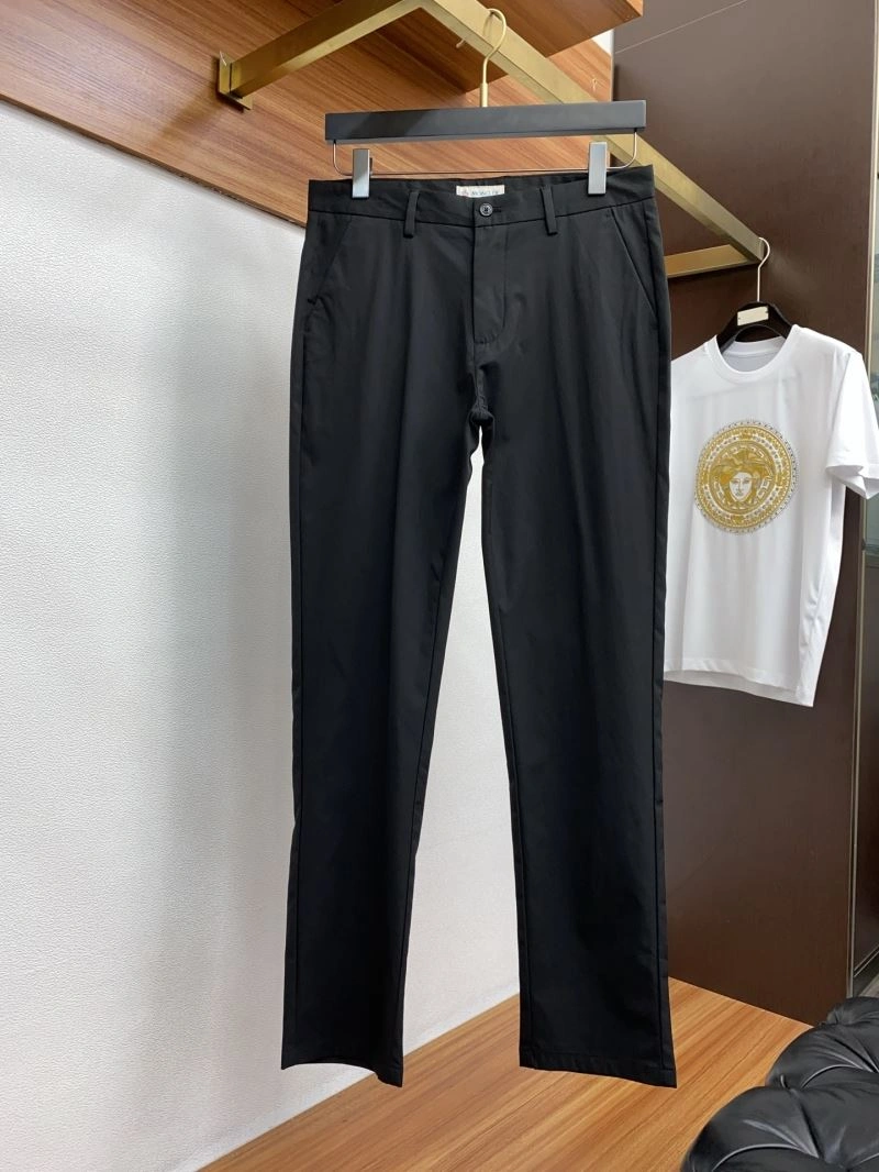 Moncler Outwear WellDesigned 141567