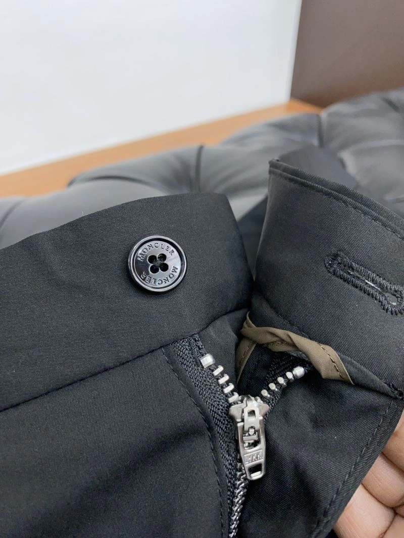 Moncler Outwear WellDesigned 141567