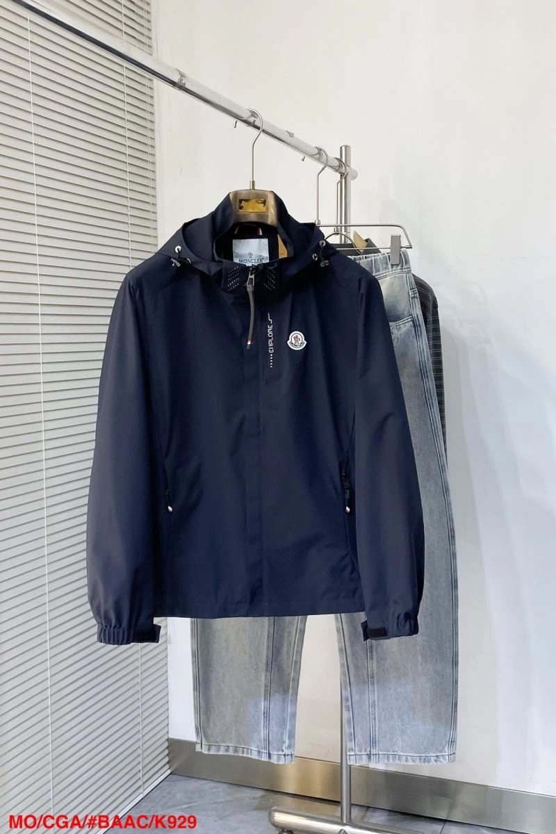 Versatile Moncler Outwear 141568