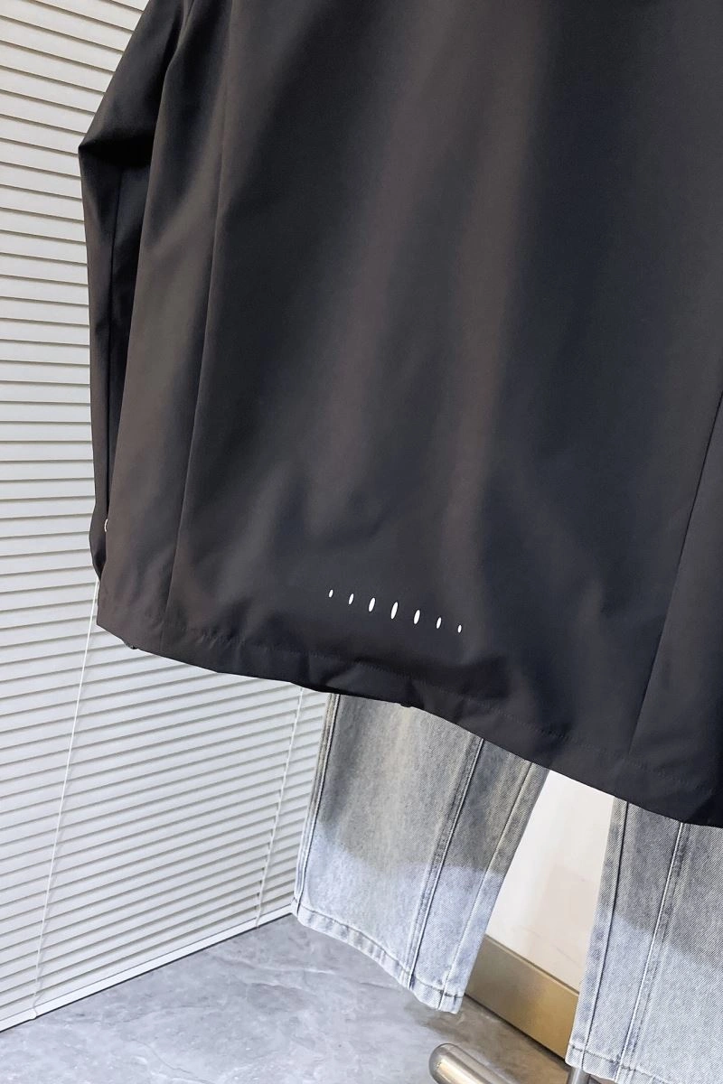 Versatile Moncler Outwear 141568