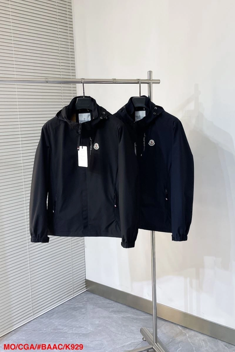 Versatile Moncler Outwear 141568