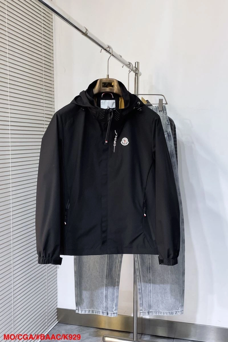 Versatile Moncler Outwear 141568