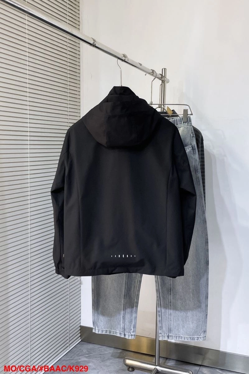 Versatile Moncler Outwear 141568