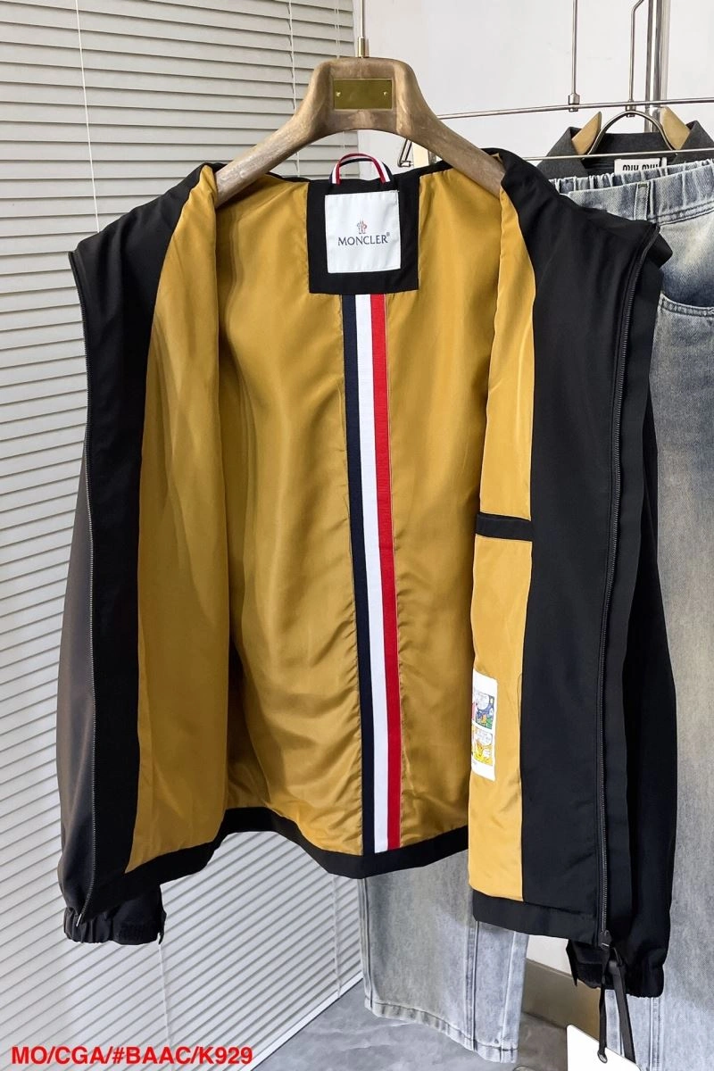 Versatile Moncler Outwear 141568