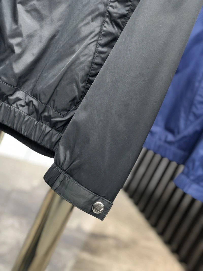 Vibrant Moncler Outwear 141576