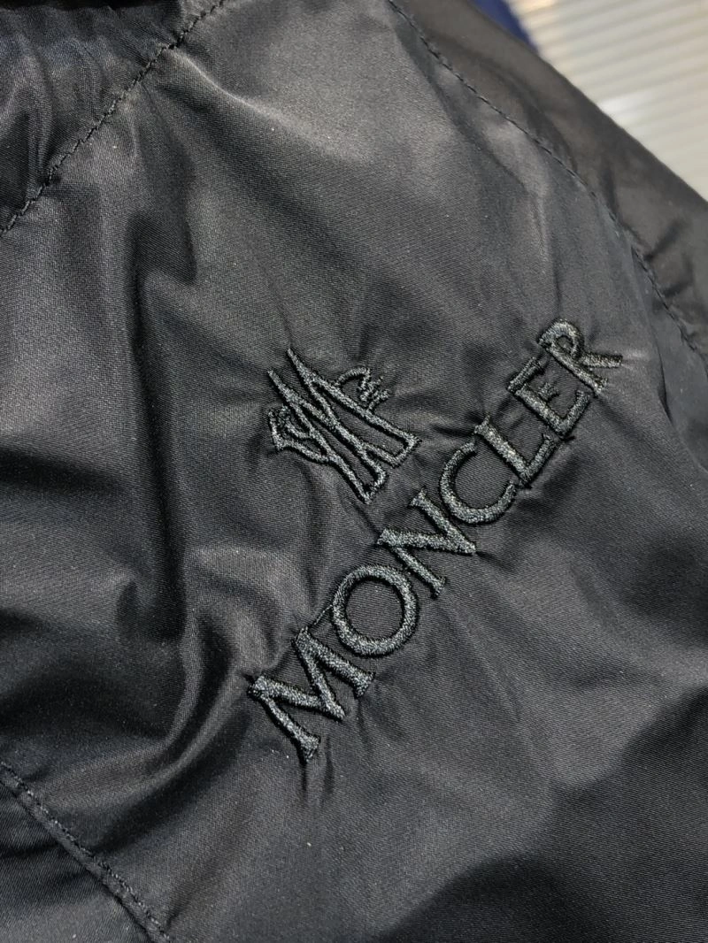 Vibrant Moncler Outwear 141576