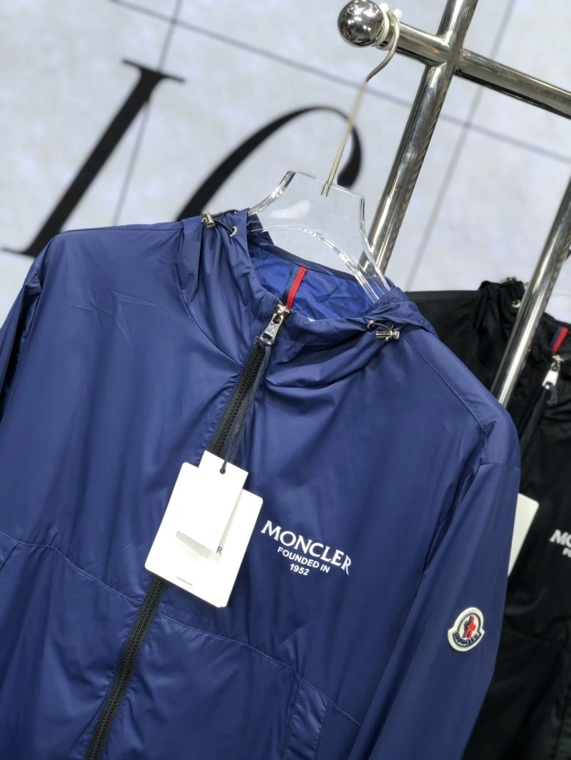 Moncler Outwear Contemporary 141570