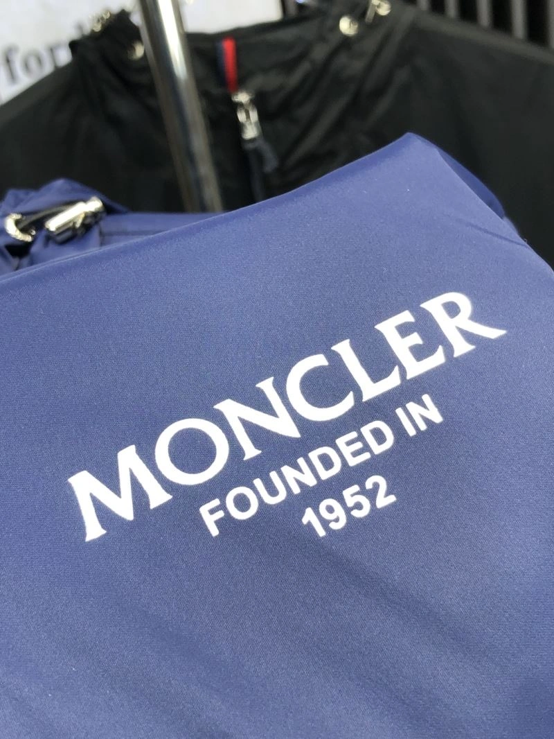 Moncler Outwear Contemporary 141570